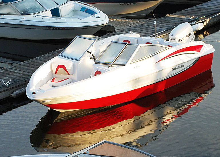 17 ft Glastron Runabout