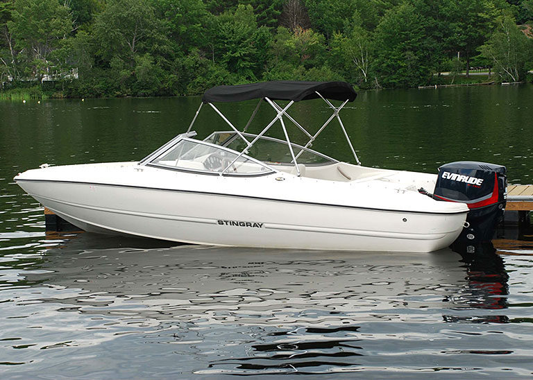 19 ft Stingray Bowrider